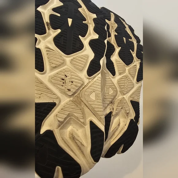 Women's Hoka One One Arahi 8 size 6.5 - Picture 8 of 8